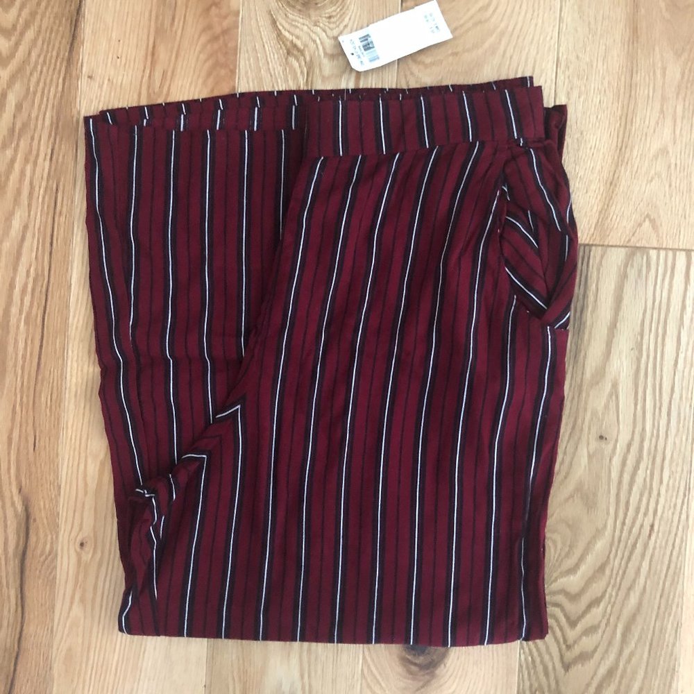 NWT Hollister Ultra High Rise Culottes in Maroon